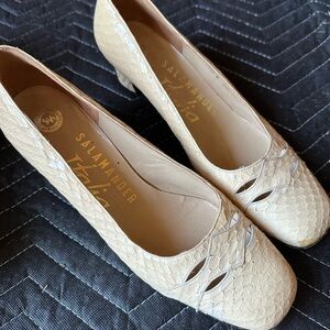 Cream Textured Leather Heels with Decorative Cutouts